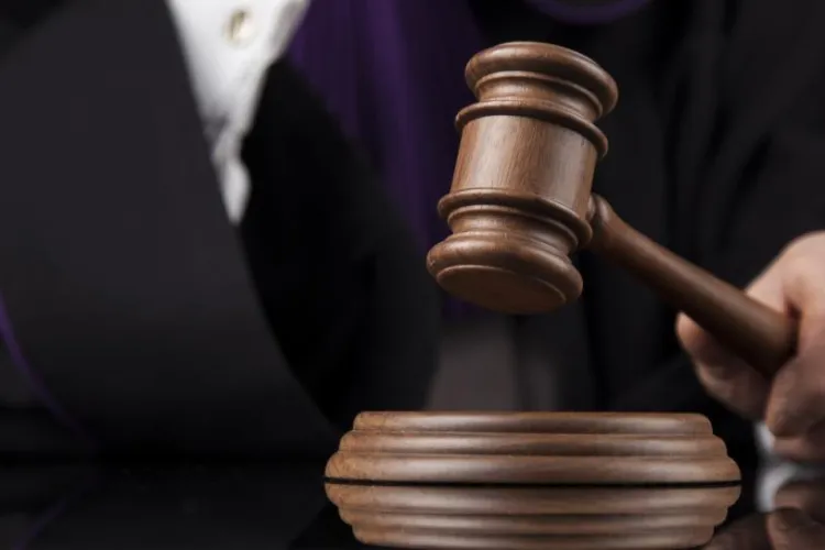 Curtea de Apel Cluj: Bătrân de 70 de ani trimis la închisoare pentru că a amenințat cu moartea o judecatoare