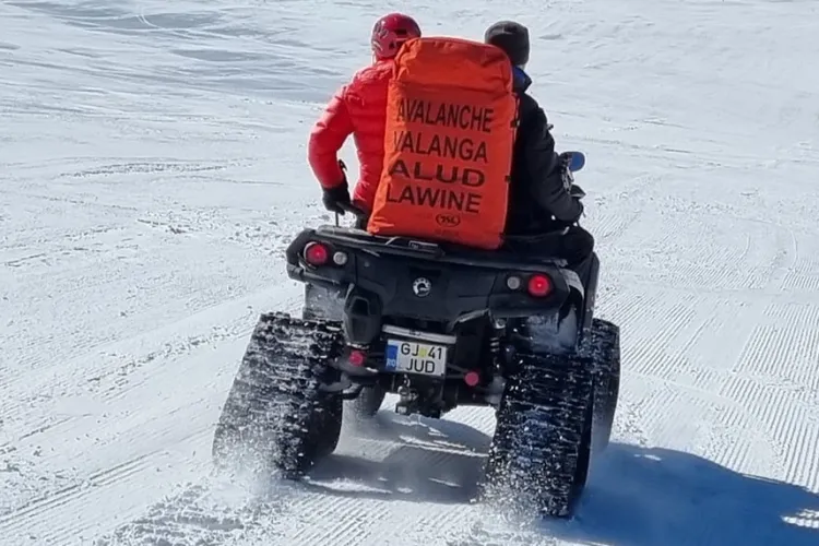 Avalanșă în Munții Rodnei! Un turist străin a murit, iar alte două persoane sunt date dispărute