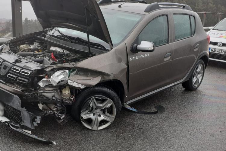 Accident pe Autostrada Transilvania, în apropiere de Gilău. Ploaia e ”capcană” pentru unii șoferi - FOTO