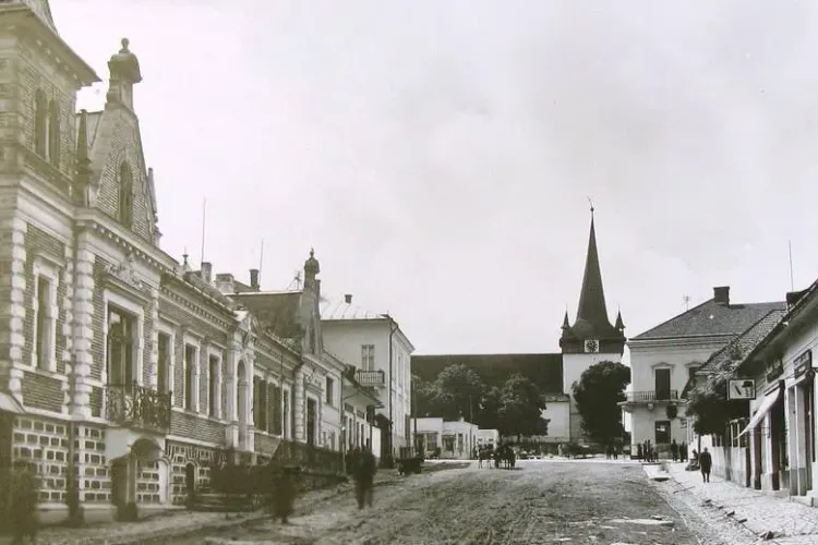 Imagini vechi din Huedin! Orașul a fost fermecător la un moment dat în istorie, dar acum oamenii pleacă pe capete - FOTO