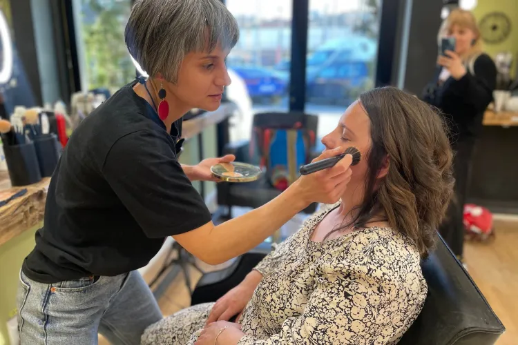 Ce frumos! Un grup de mame din satele de munte au fost aduse la Cluj pentru un tratament la salon și o cină la restaurant - FOTO