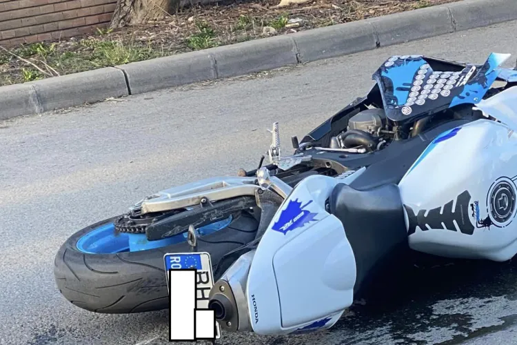 Motociclist rănit în urma unui accident produs pe strada Arinilor, din Mănăștur - FOTO