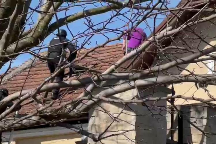 Soția americanului care a făcut scandal pe Strada Senină din Cluj-Napoca a depus plângere penală. Femeia voia să divorțeze