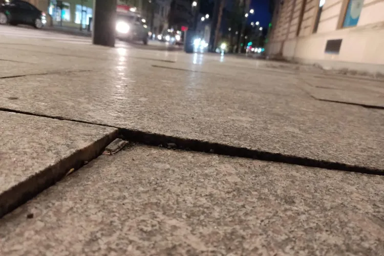 Cât de profitabilă este ”marea de granit” din Cluj-Napoca! Pe 21 Decembrie 1989, firma Diferit n-a plătit nicio penalizare, deși au fost multe critici