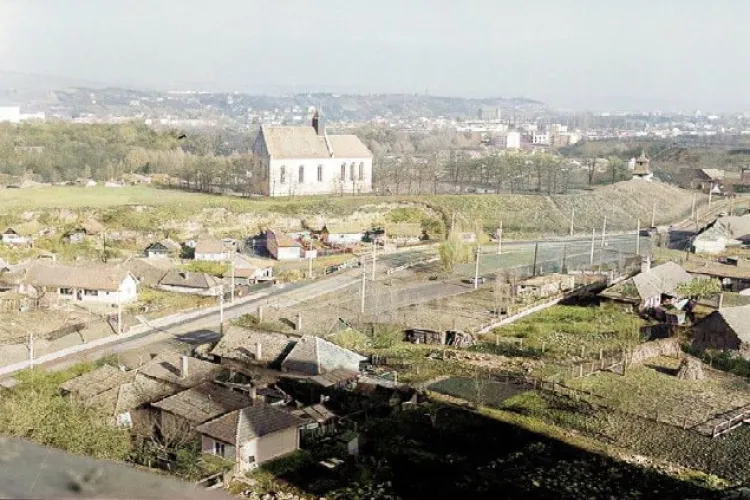 Mănășturul pe care mulți clujeni nici nu îl mai recunosc: ”PÂNĂ AICI DEMOCRAȚIA, DE AICI MĂNĂȘTUR!” - FOTO