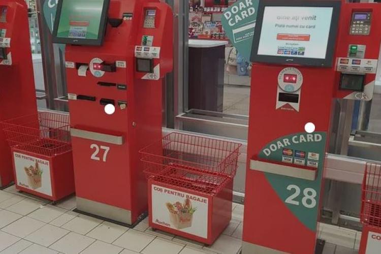 Decizia Auchan de renunţare la casieri este discriminatorie. Cine a făcut declarația și ce va urma 