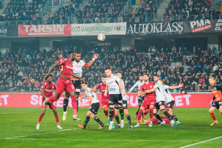 Sold-out pentru CFR Cluj-U Cluj. Cel mai vechi derby românesc se joacă cu casa închisă