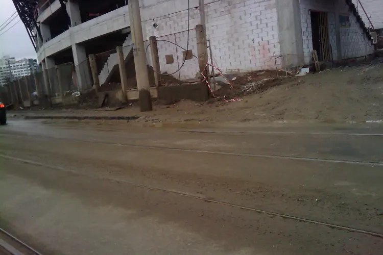 TNL Cluj: Lucrarile de la "Cluj Arena" nu respecta legea. Santierul nu dispune de rampa de spalare - FOTO