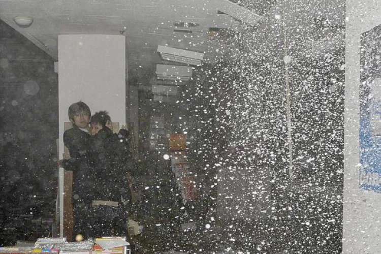 Doua cutremure cu magnitudinea de 7,4 grade s-au produs in Japonia. S-a emis alerta de tsunami