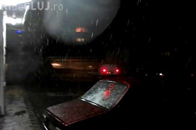 Ninsoare, fulgere si vijelie la Cluj Napoca! Vremea va fi rece si in urmatoarele zile - VIDEO 