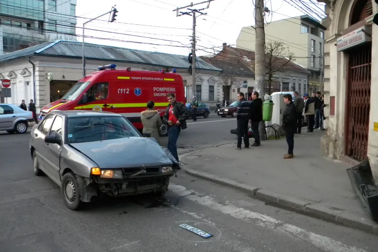 Accident pe strada Motilor! Un motociclist a fost grav ranit - VIDEO si FOTO