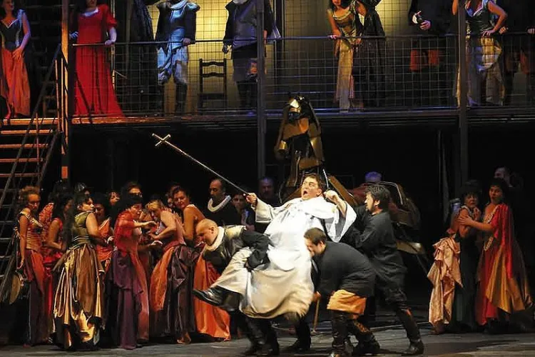 Solistii si balerinii de la Opera din Cluj pleaca pe vase de croaziera din cauza salariilor micii