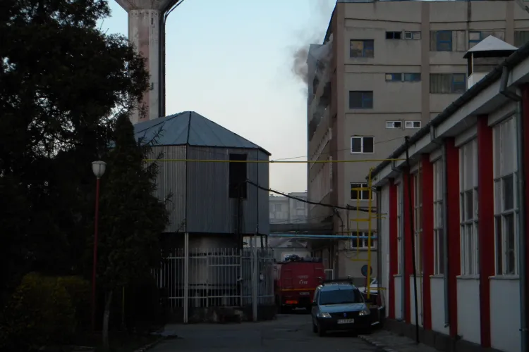 Incendiu la fabrica Farmec de pe strada Henri Barbusse! 