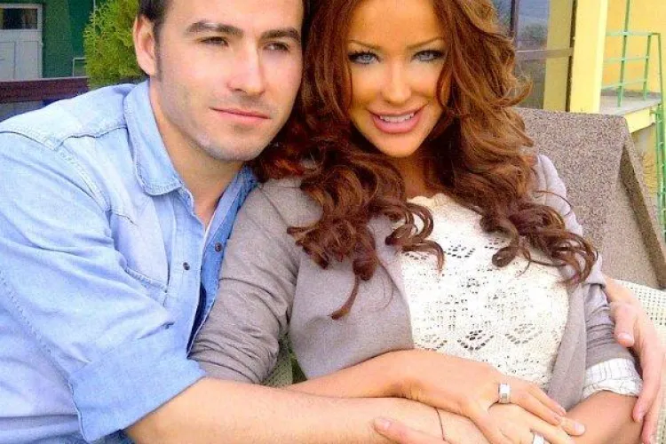 Bianca Dragusanu si jucatorul lui U Cluj, Adrian Cristea, si-au luat verighete GALERIE FOTO