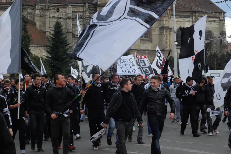 Clujul, asediat de suporterii U Cluj! Fanii "studentilor" au strabatut orasul cantand si au fluturat steagurile - VIDEO si Galerie FOTO 