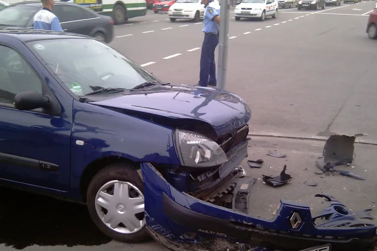 Accident pe Calea Turzii la intersectia cu strada Brasov! Trei masini implicate VIDEO