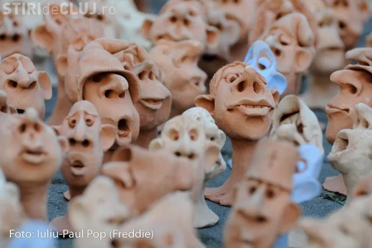 5.000 de figurine de ceramica, expuse pe pietonala de pe Eroilor, intr-o actiune umanitara - FOTO