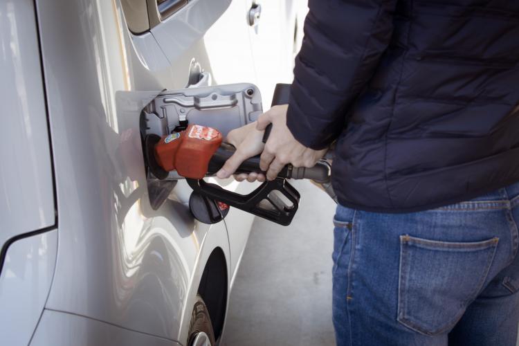 Clujenii văd scumpiri la benzină, motorina în schimb, s-a ieftinit. Cum se compară prețurile carburanţilor din Cluj cu restul României?