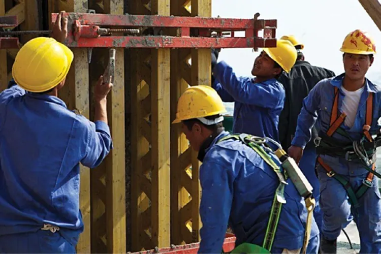 Cetățeni din Bangladesh munceau fără acte la Cluj. Amărâții vor fi acum expulzați