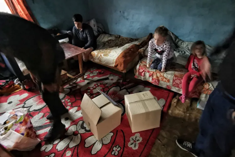 Motocicliștii clujeni au dus ajutoare în Munții Apuseni, la oameni care trăiesc în condiții foarte grele - FOTO