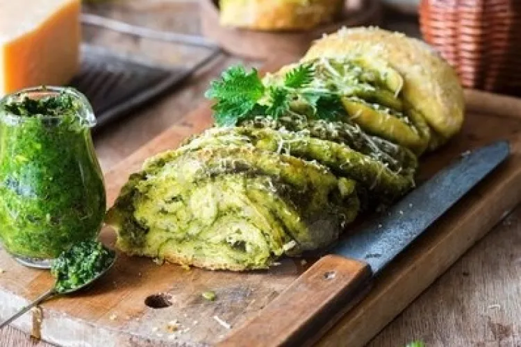 Rețetă senzațională pentru pâine cu urzici. Este delicioasă și plină de nutrienți