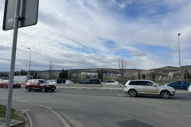 Accident în fața la Brico. Traficul spre Florești a fost un dezastru. Ce e de făcut? - FOTO