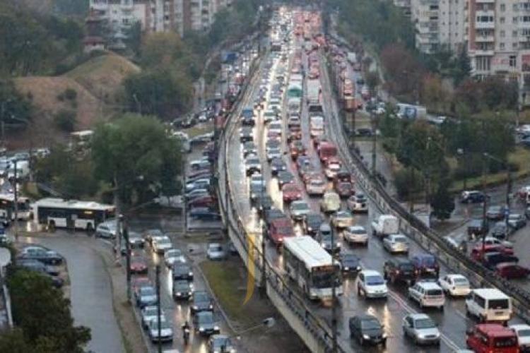 Clujul e blocat: ”Aproape 3 ore din Bună Ziua până la Gară. Am renunțat”