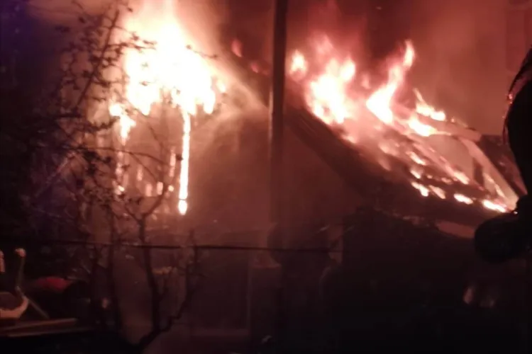 FOTO. Incendiu cumplit în noaptea de Înviere la Cluj-Napoca! O clujeancă a suferit un atac de panică