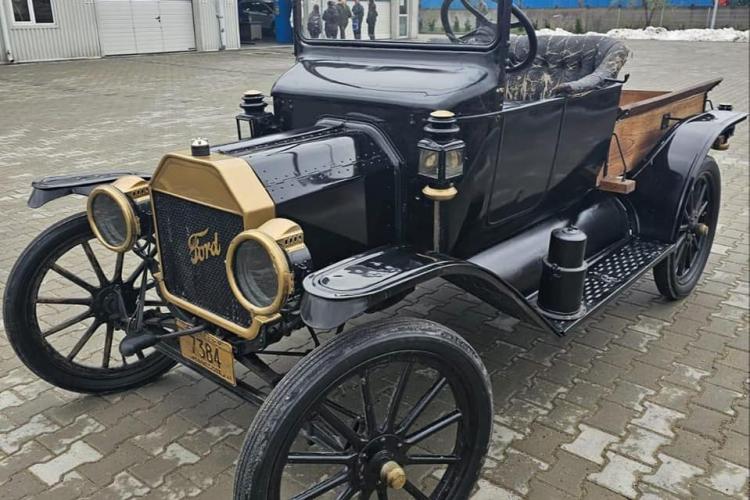 O mașină veche de mai bine de un secol a fost dusă la Registrul Auto Român (RAR), pentru verificări. Care a fost reacția acestora?