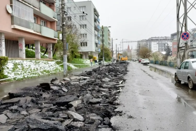 Dialogul unui locuitori al străzii Dragalina cu Primăria Cluj-Napoca: ”Eu unde parchez?” / ”În Grigorescu, Poliția locală va fi indulgentă!” - VIDEO