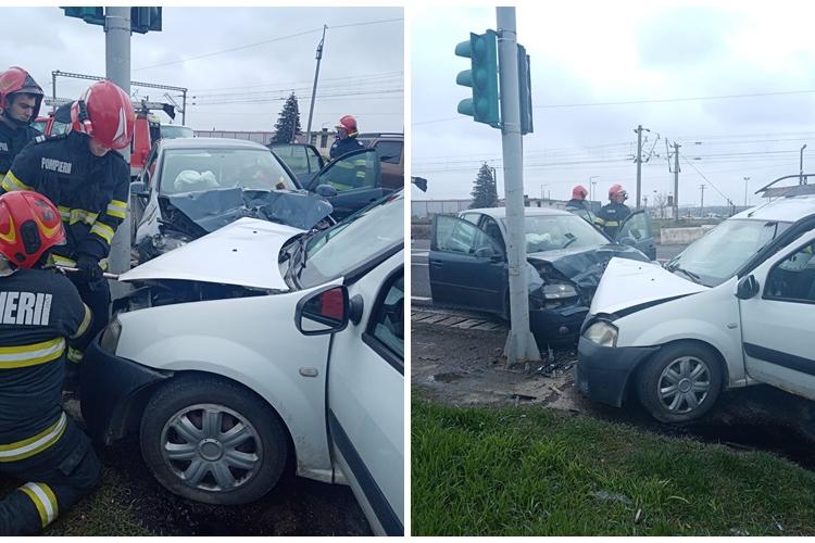 Accident la Jucu, cu trei mașini implicate. Trei oameni au ajuns la spital - FOTO