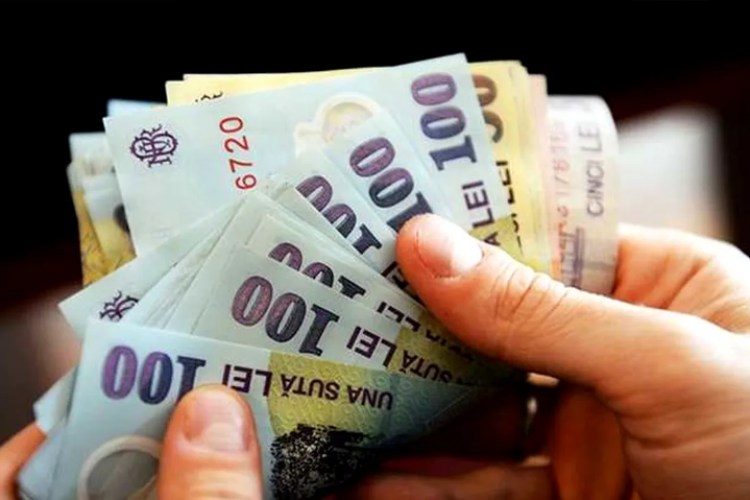 Angajații români care vor primi în luna ianuarie un plus de 10% la salariu