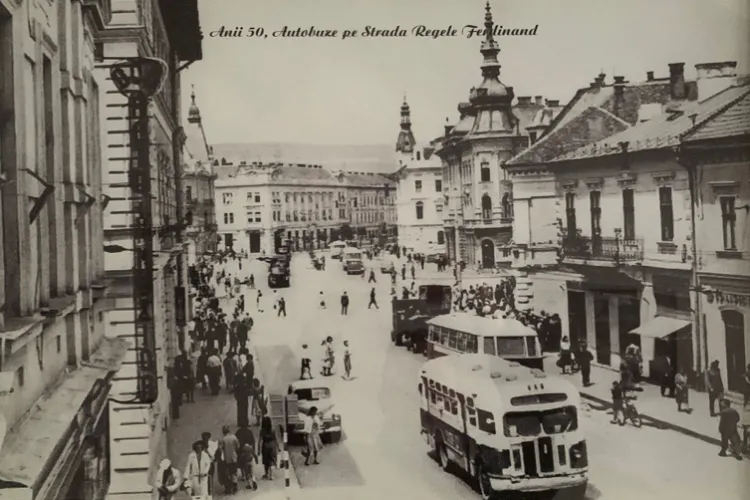 Povestea autobuzelor clujene, lungă de un secol! Iată imagini nemaivăzute cu mijloacele de transport în comun ‘preferate’ ale clujenilor