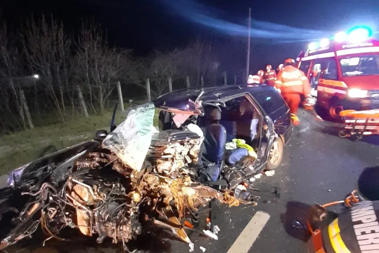 Accident MORTAL in Florești. Sunt implicate doua autoturisme si un autobuz - VIDEO