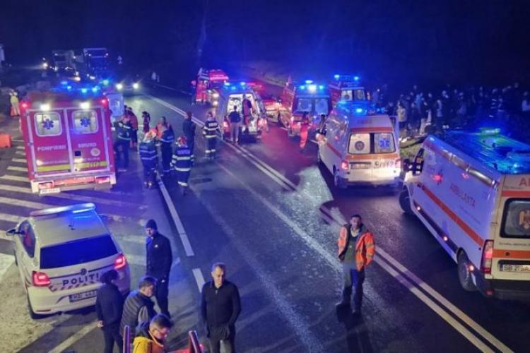 A fost activat Planul Roşu de Intervenţie! Accident grav cu două autocare în Sibiu, în care se aflau 90 de elevi şi profesori