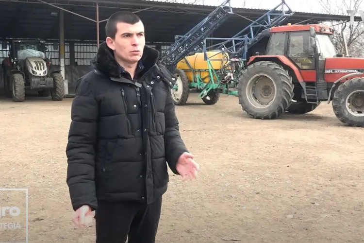 Un tânăr fermier ajută micii agricultori să își lucreze pământul - VIDEO