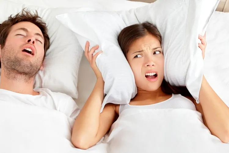 Care sunt cauzele sforăitului și cum se poate combate această turbulență. Iată sfaturile unui doctor în domeniu
