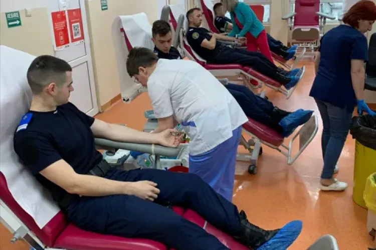 Jandarmii clujeni au făcut un gest admirabil și îi indeamnă pe oameni să le urmeze modelul: „Vino și tu alături de noi!”