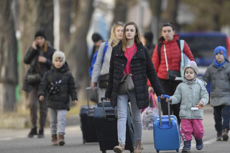 Se schimbă regulile pentru refugiații ucraineni. Câți bani vor primi de acum înainte de la Guvern