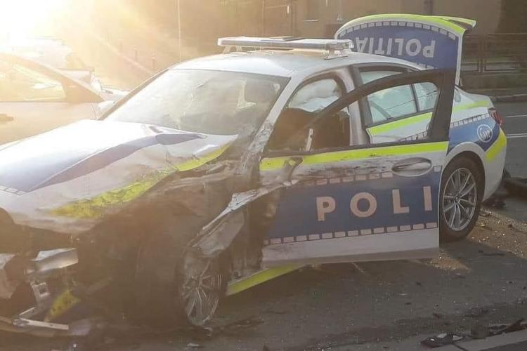 Cât costă asigurarea casco la BMW -ul Poliției Rutiere Cluj avariat în accidentul de pe strada Teodor Mihali - FOTO