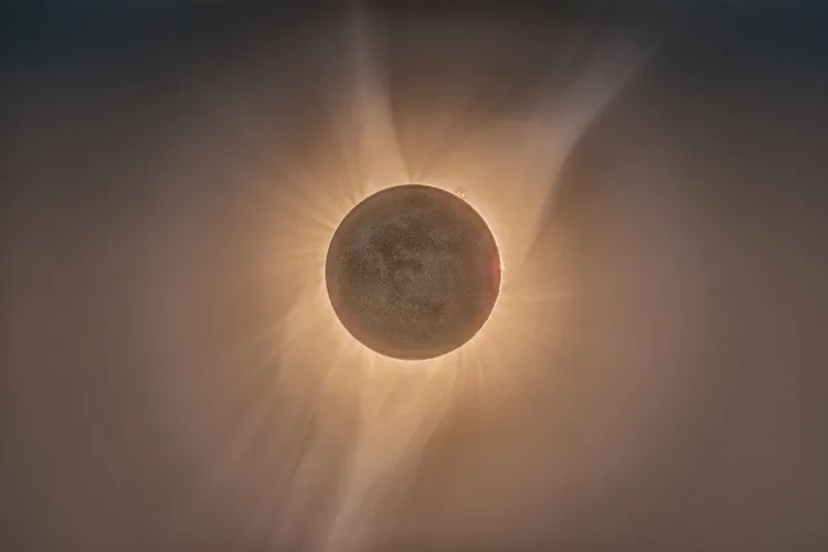 Eclipsa solară care se întâmplă doar de 3 ori pe parcursul vieții noastre, va putea fi observată pe 20 aprilie! Unde se poate urmări fenomenul?