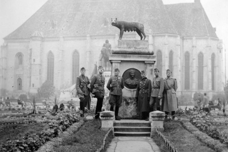 Istoria bogată a Statuii Lupa Capitolina din Cluj-Napoca, care era prezentă în Piața Unirii acum mai bine de 80 de ani