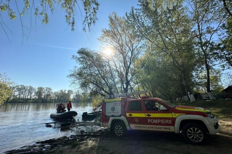 „Cu ce ți-am greșit, Doamne?”. Femeia care și-a pierdut copilul de 4 ani în tragedia din Mureş, devastată de durere. Soţul, printre cei 4 dispăruţi