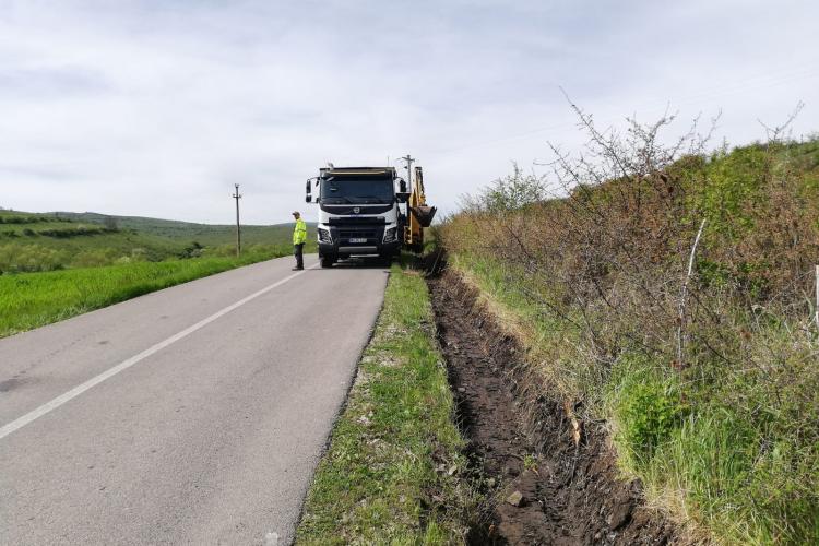 Au demarat lucrările de întreţinere pe drumul județean care asigură legătura cu zona metropolitană pe direcția Chinteni – Cluj-Napoca