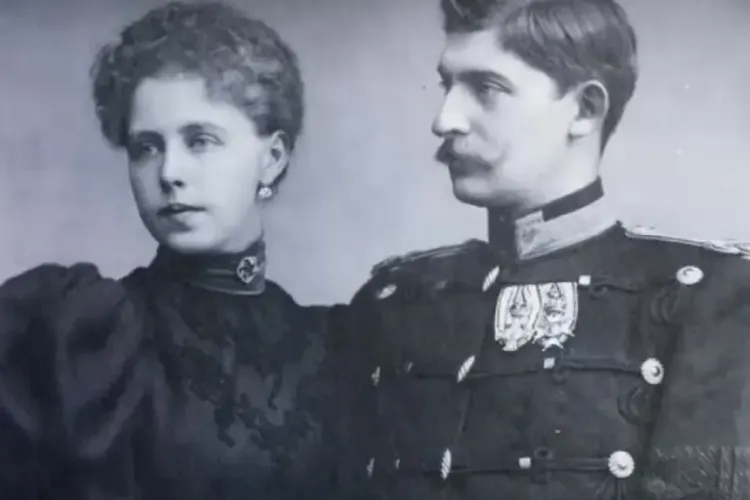 Poveștile de dragoste extraconjugale ale Reginei Maria a României, chiar în interiorul castelului Peleș:„Relația se consuma în faţa personalului palatului”