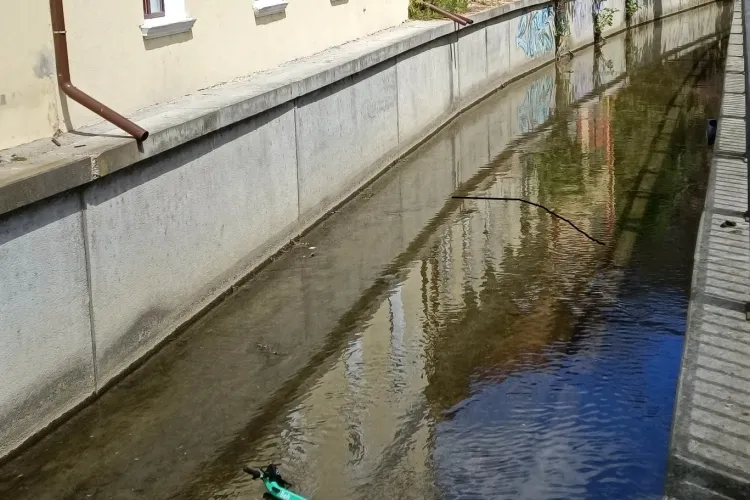 ”Iarăși au început!” Clujenii se răzbună din nou pe trotinetele electrice - FOTO