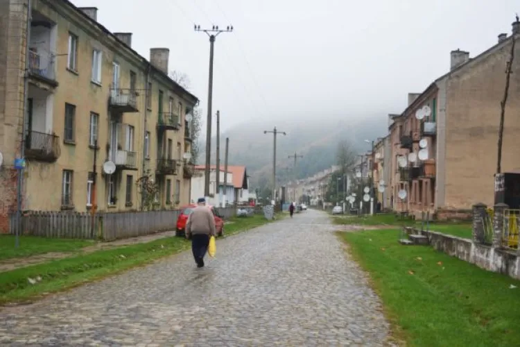 Fenomenele stranii din orașul botezat „Cernobîlul României”. Orașul abandonat obișnuia să găzduiască familiile minerilor de uraniu în anii ‘50