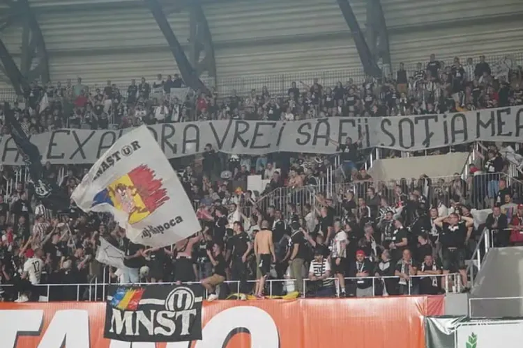 Doi fani clujeni au plecat fericiți de la Sibiu, în ciuda înfrângerii suferite de „U” Cluj în finala Cupei României: „Alexandra, vrei să fii soția mea?” 