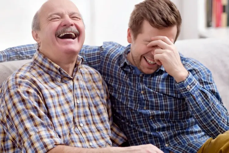 Cele mai bune „glume de tați” - Umorul simplist i-a făcut să râdă cu lacrimi pe mai mulți români