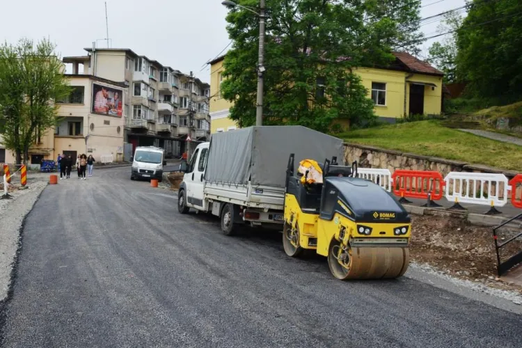 Strada Dragalina, redată traficului miercuri. Încep lucrările de înlocuire a conductei de apă pe  străzile Republicii și Jupiter